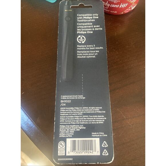 Philips One by Sonicare 2 Replacement Brush Heads - Picture 3 of 3